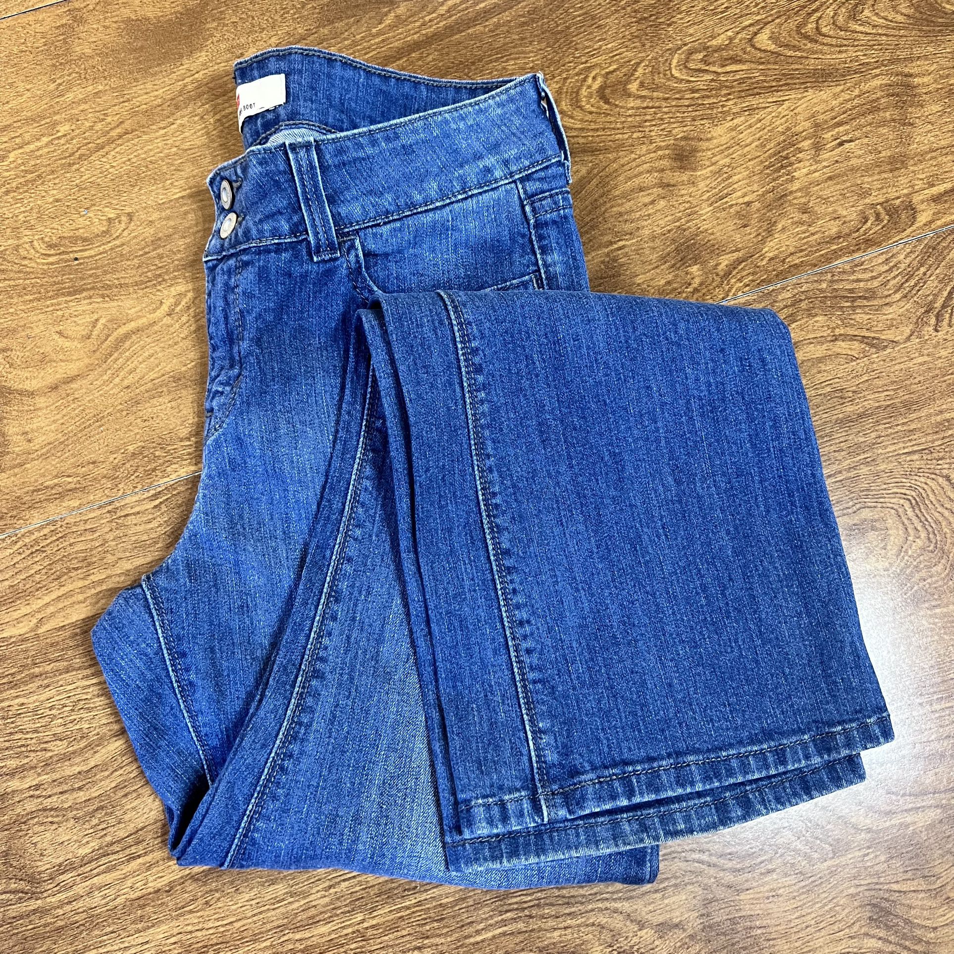Levi’s 526 Slender Med. Wash blue Stretch Bootcut Denim Jeans size 6