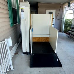 Lift Platform With All Rails X Landing $2,500.00