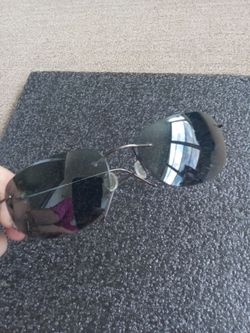 "Maui Jim"..Kapalua MS 902-2..Polarized Sunglasses...Pending