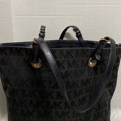 Micheal kors tote
