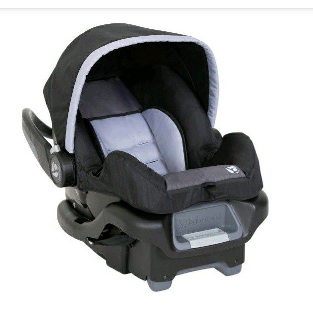 Car Seat And Bassinet 