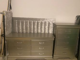 Beautiful Queen Bedroom Set