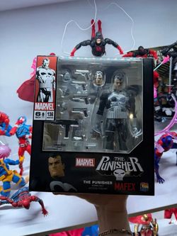 Mafex No. 136 The Punisher Comic Version