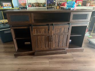 Tv stand with speakers