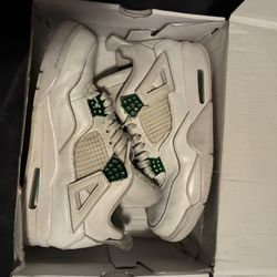 Jordan 4 Green Metallic 4s In Good Condition Size 9 350$ Or Best Offer 