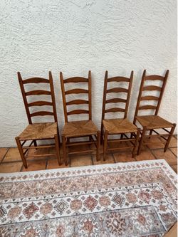 Vintage Solid Wood Ladderback Dining Chairs with Natural Rush Seats – Set of 4