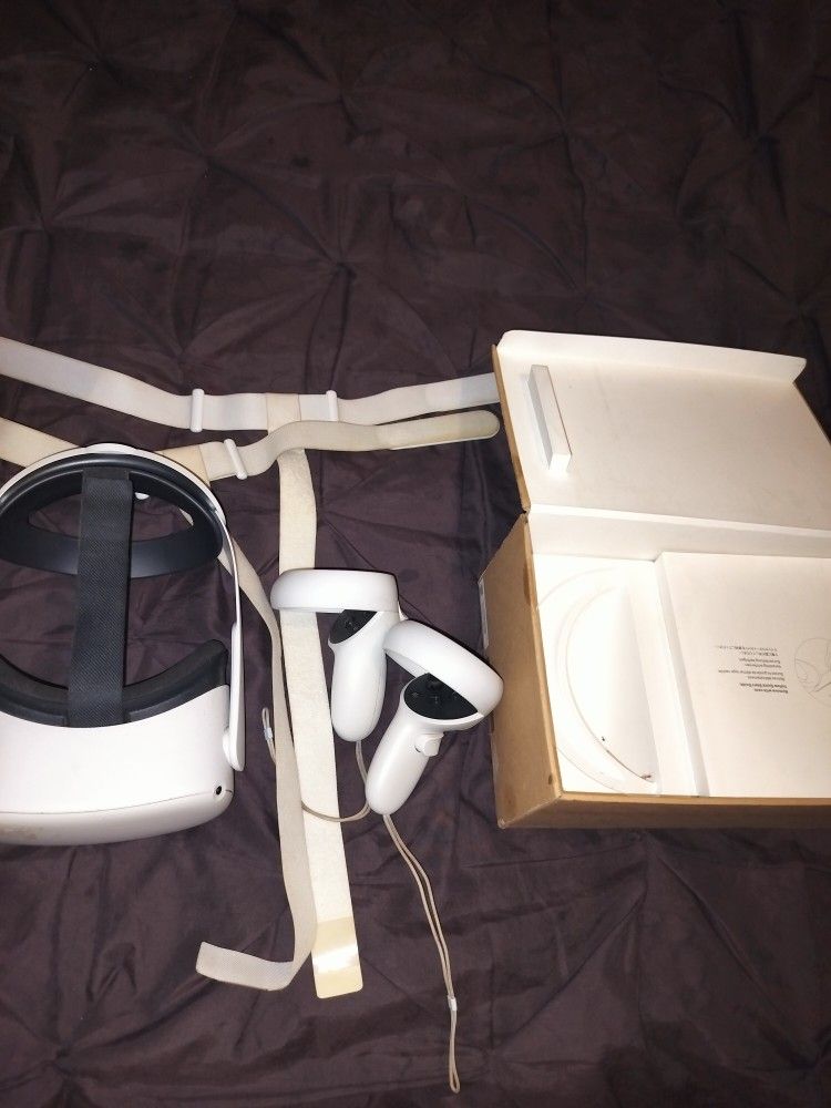 Oculus Quest 2 With Headstrap