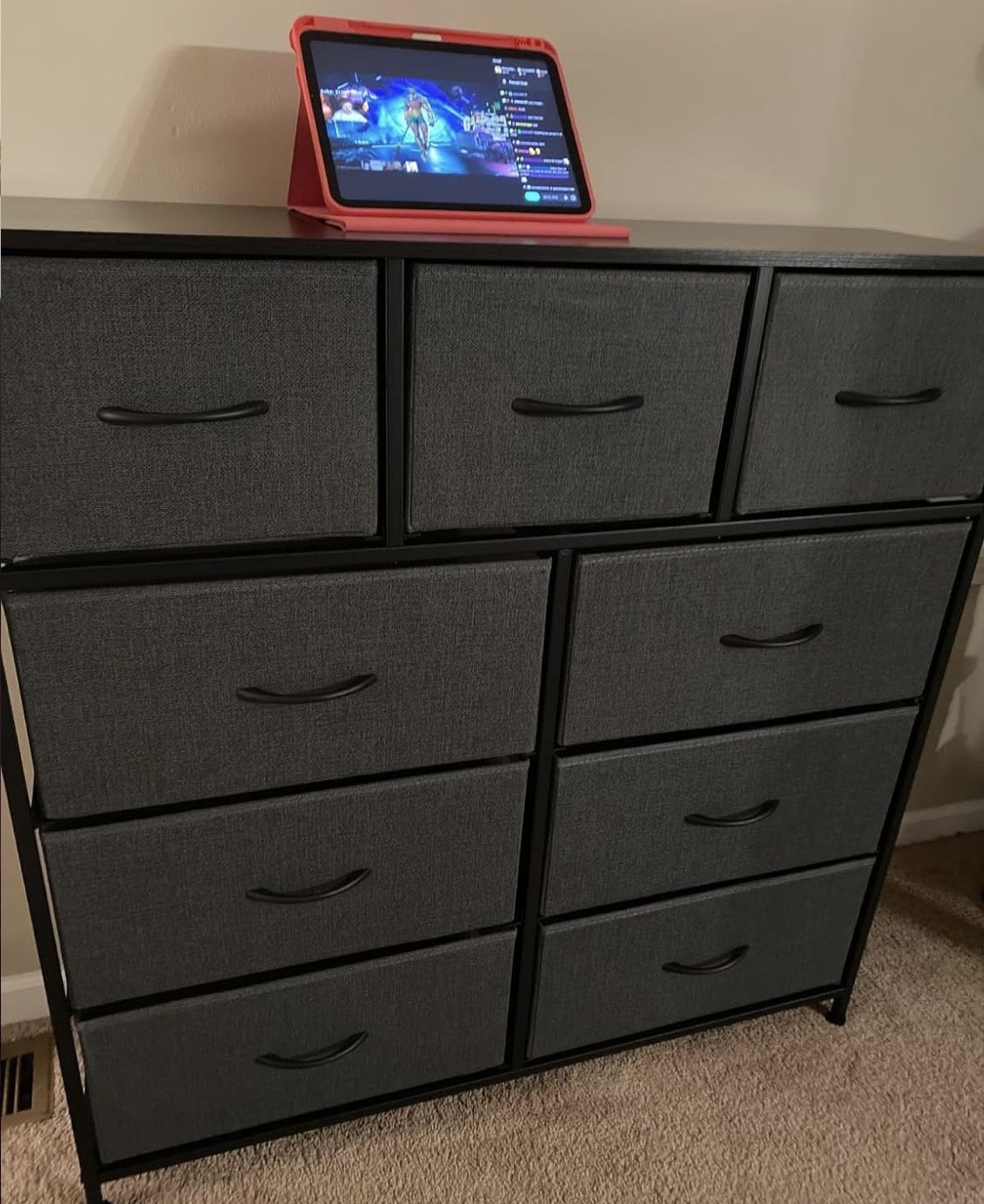 Dresser grey