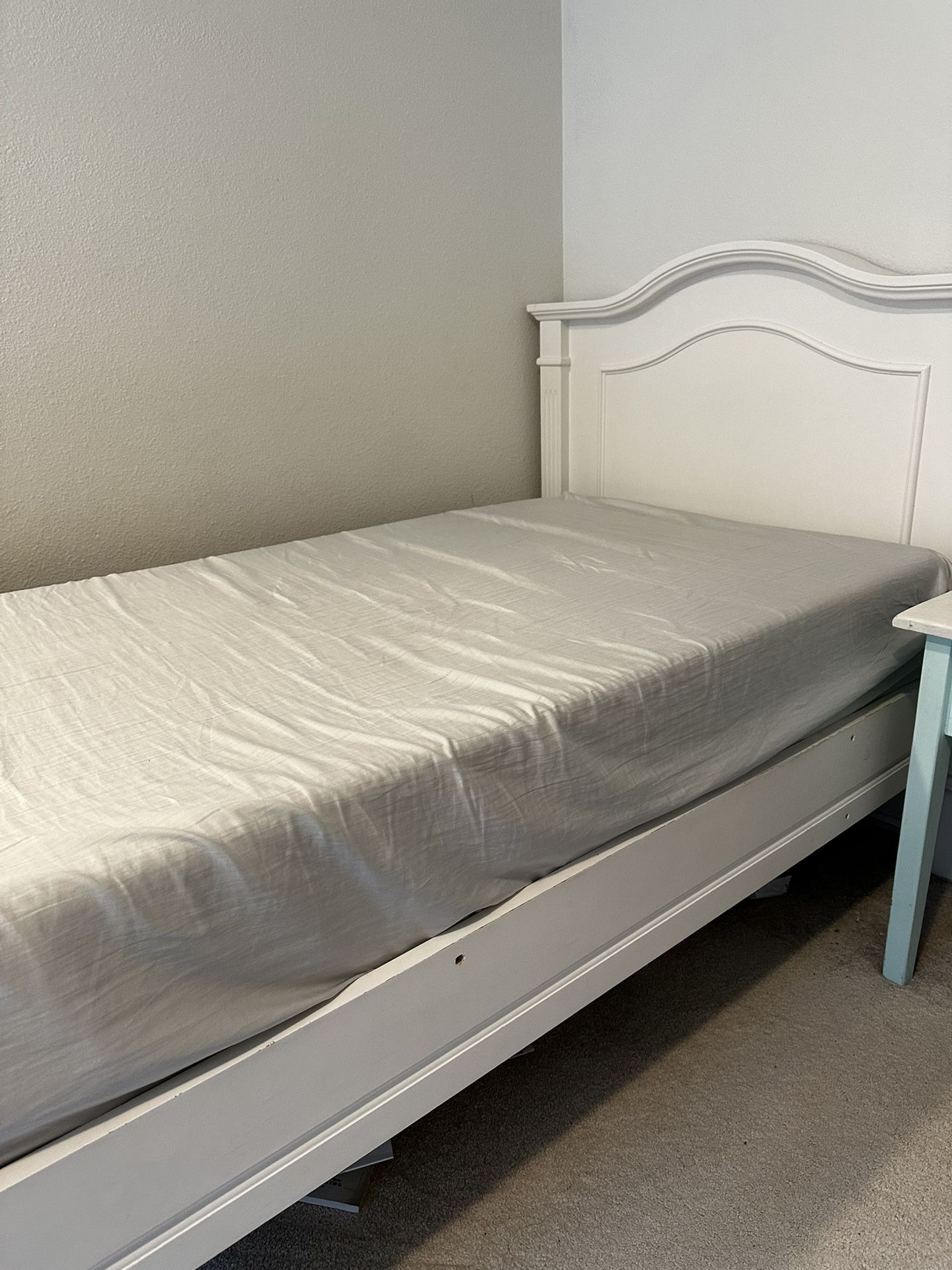 White Bed Frame (twin)