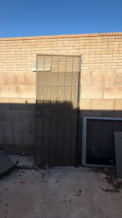 Security door 32in