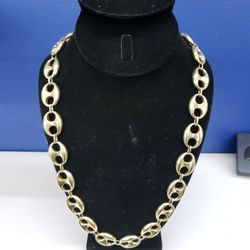 Gucci Puff Necklace 