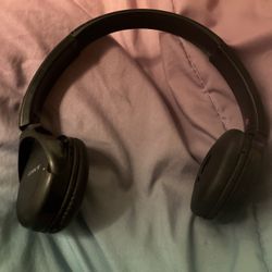 worn out sony headphone
