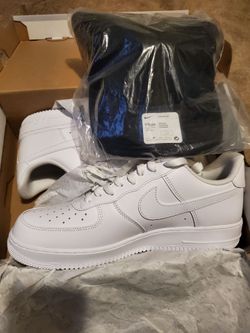 Men's Nike shoes and hat