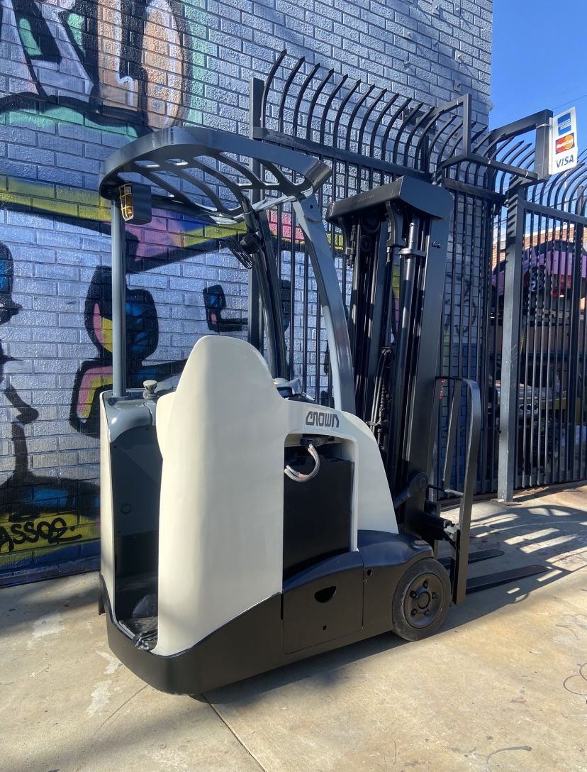 Crown Forklift 