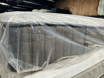 King Stearns&foster Mattress And Boxspring 