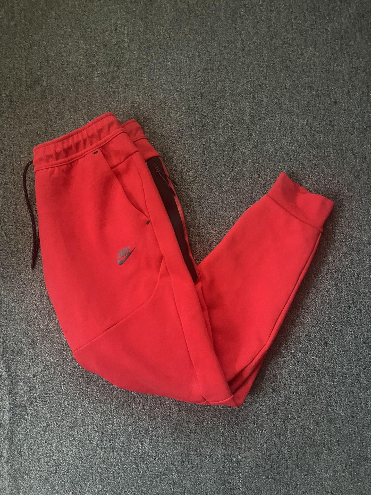 Red Nike Tech Size M