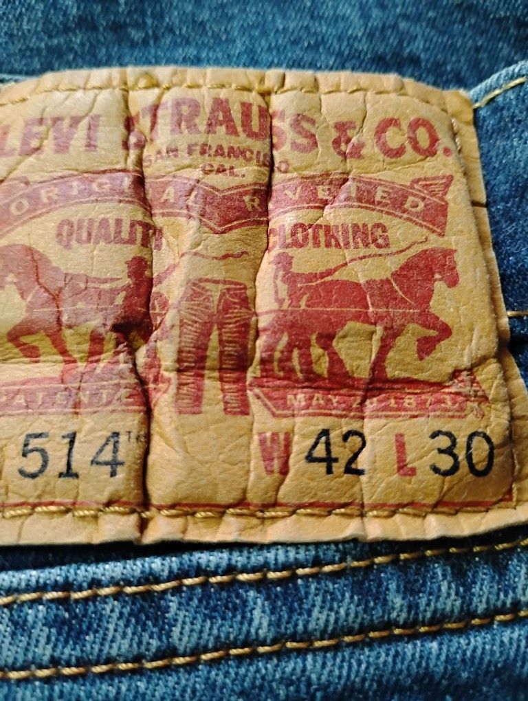 Levis ,42 X 30