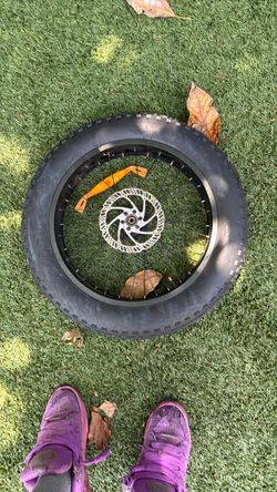 E bike road tire