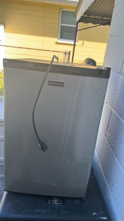 Emerson mini refrigerator