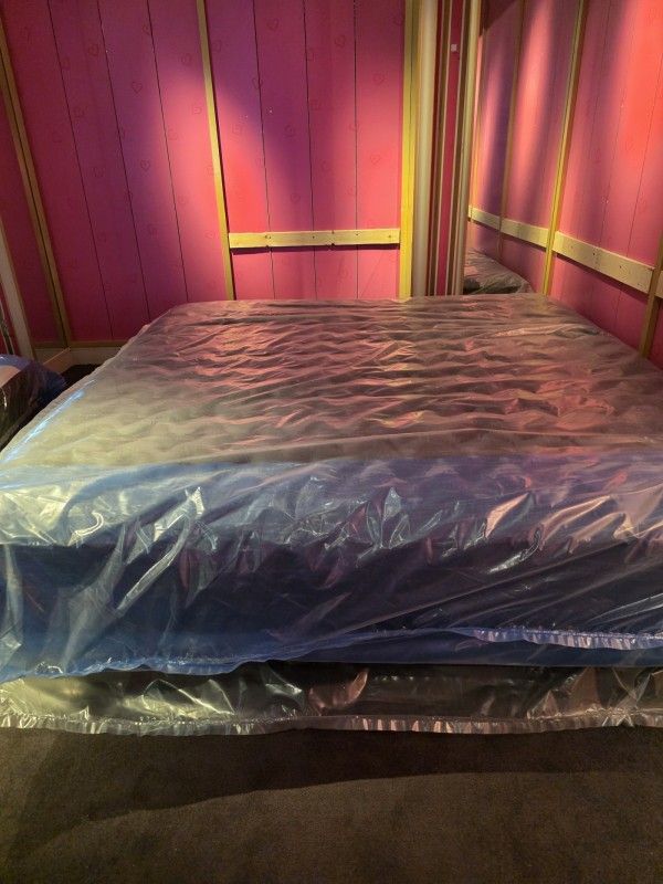 King Mattress, Take it with $40 down! Awesome Deal!