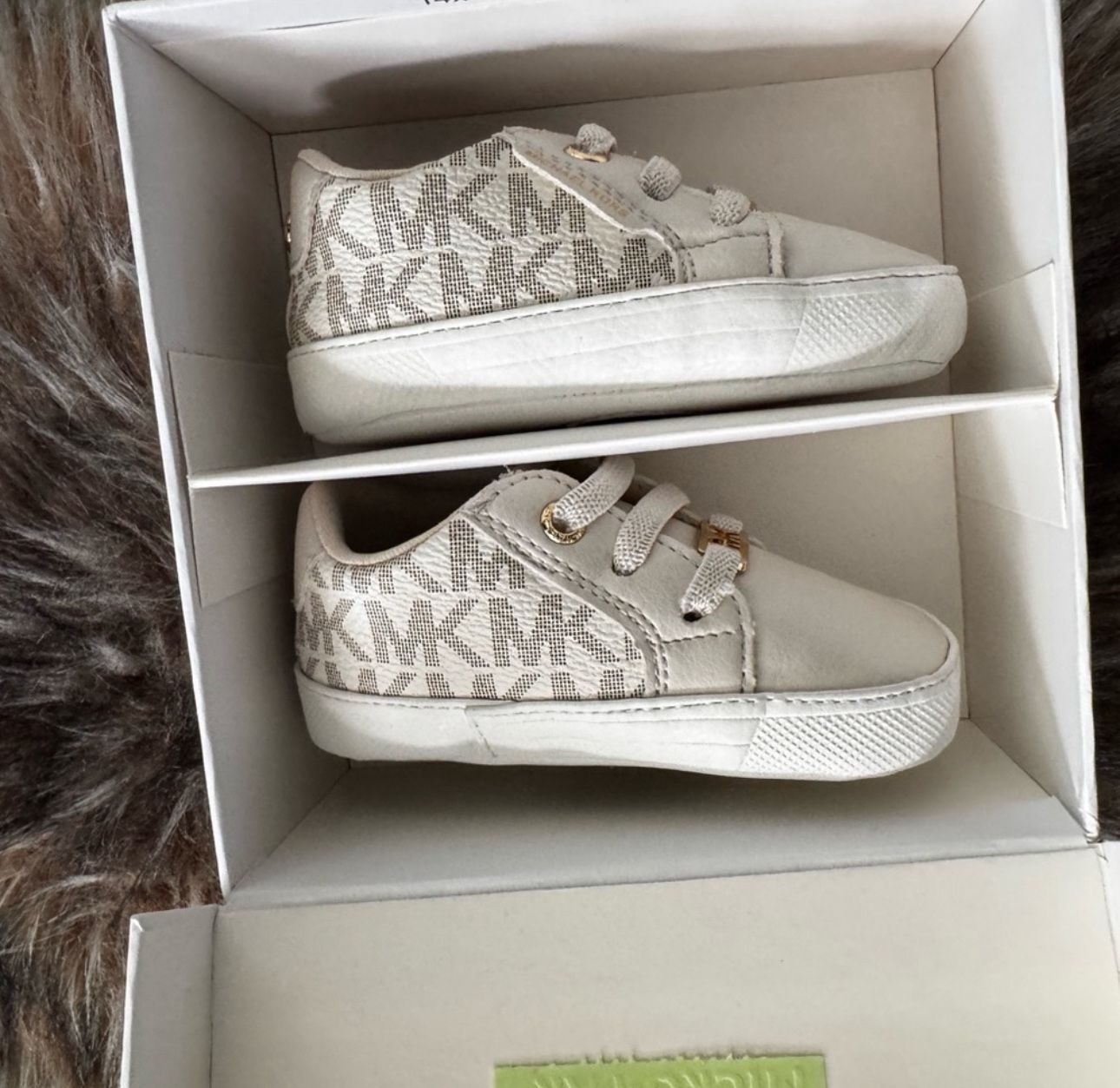 Michael Kors Logo Baby Soft Bottom Shoes SZ 3