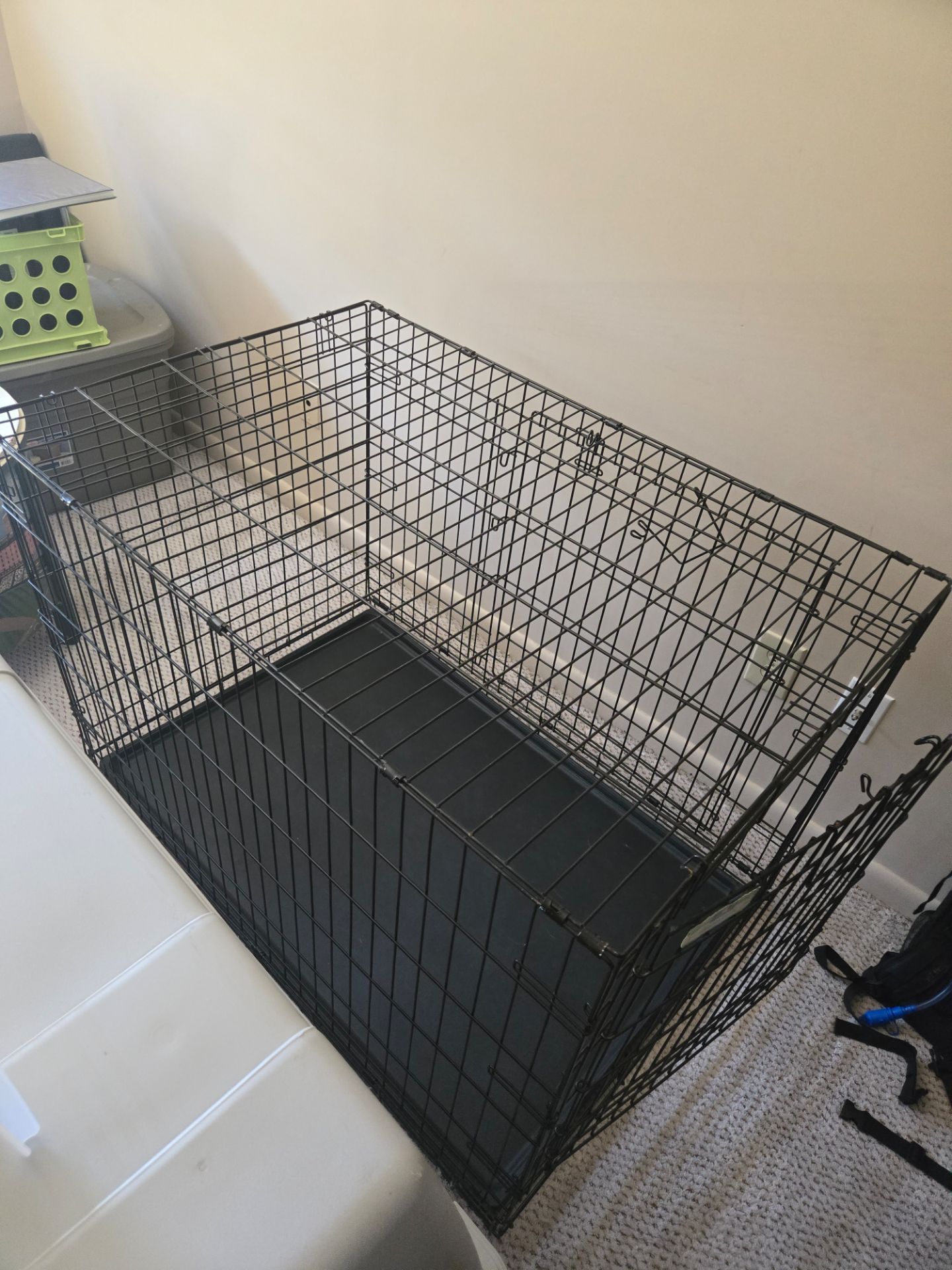 Dog crate