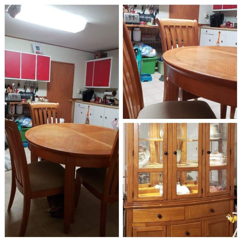 Kitchen Table 4 chairs and hutch
