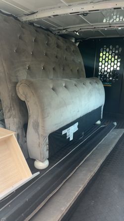 QUEEN Tufted Upholstered Sleigh Bed Frame