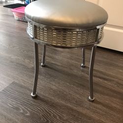 Bling stool