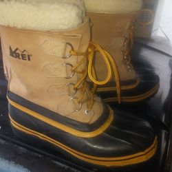 REI Size 10 Winter Duck Boots