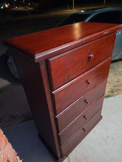 Tall dresser/ Cajonera Alta