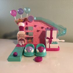 Shopkins (7 playsets+324 shopkins [not part of playset])