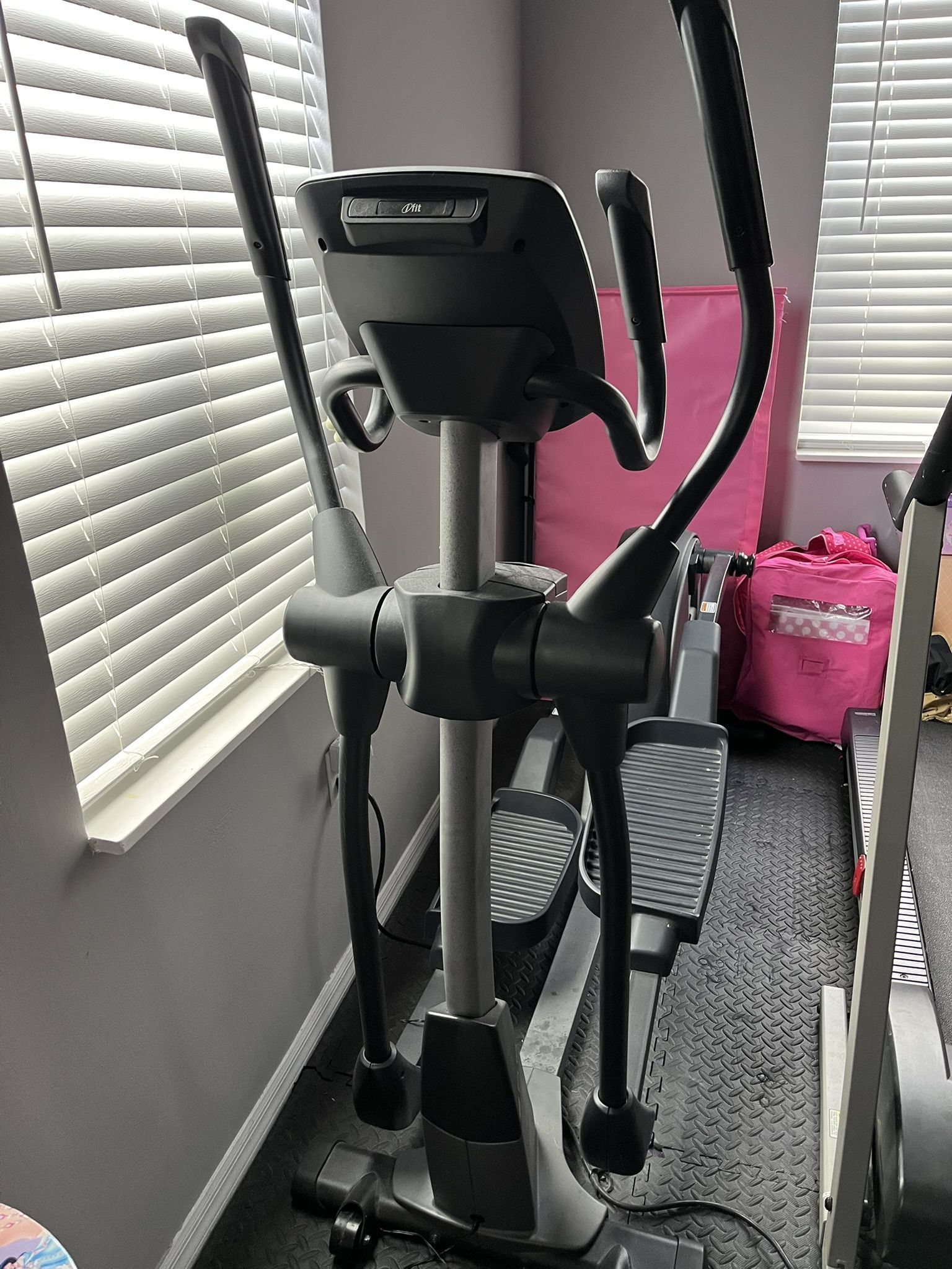NordicTrack E5.5 Elliptical with Adjustable Stride Length