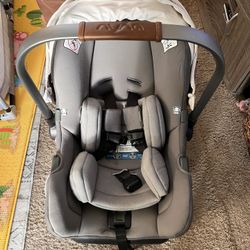 Nina Pipa Infant Car seat With Base & Bugaboo Diaper Bag