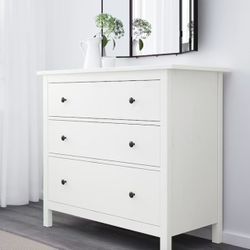 3- drawer dresser / chests drawer.  storage /BRAND NEW