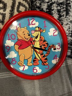Vintage Winnie The Pooh Clock for Sale in Sheridan, OR - OfferUp