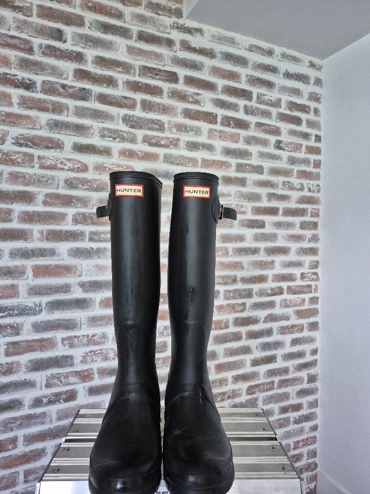 HUNTER BOOTS Fits 8 & 8.5 Dark Grey / Black