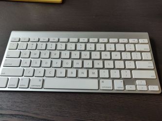 Apple wireless keyboard$40