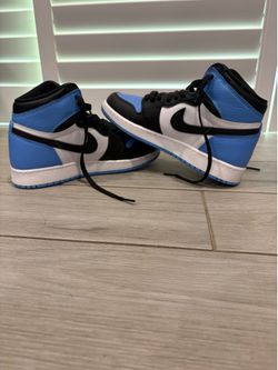 Air Jordan 1 Retro High OG “University Blue”.