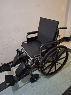 18" Seat Vinyl WHEELCHAIR + New Elevating Leg Rests+Back Cushion