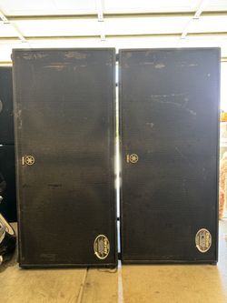 Yamaha PA Speaker System – 2 S215V + 2 CW218V Dual 18” Subs