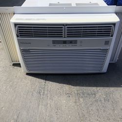 Very Good Condition Frigidaire Air Conditioner 