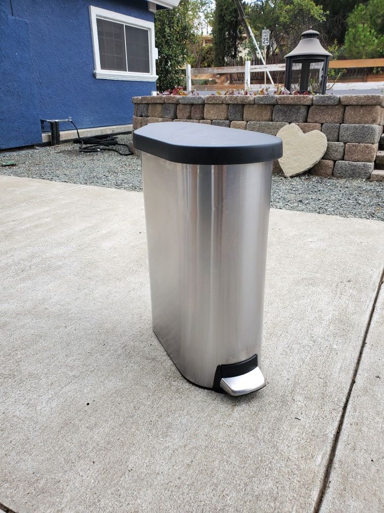 Free Simple Human Trash Can