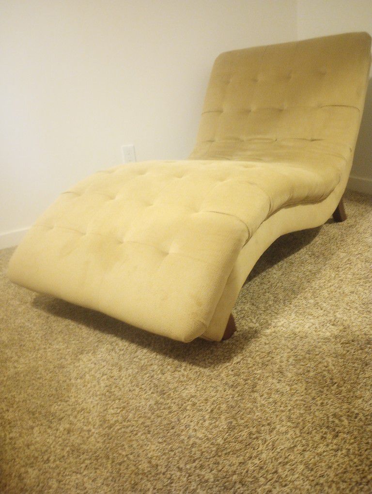 Chase Lounge chair 