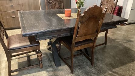 Dining table - extendable - antique - carved wood - 6 chairs