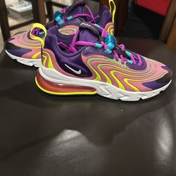 Air Max 270 React Magic Flamingo