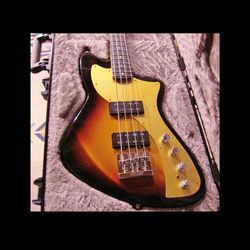 Fender American Ultra II Meteora  4 String  Bass