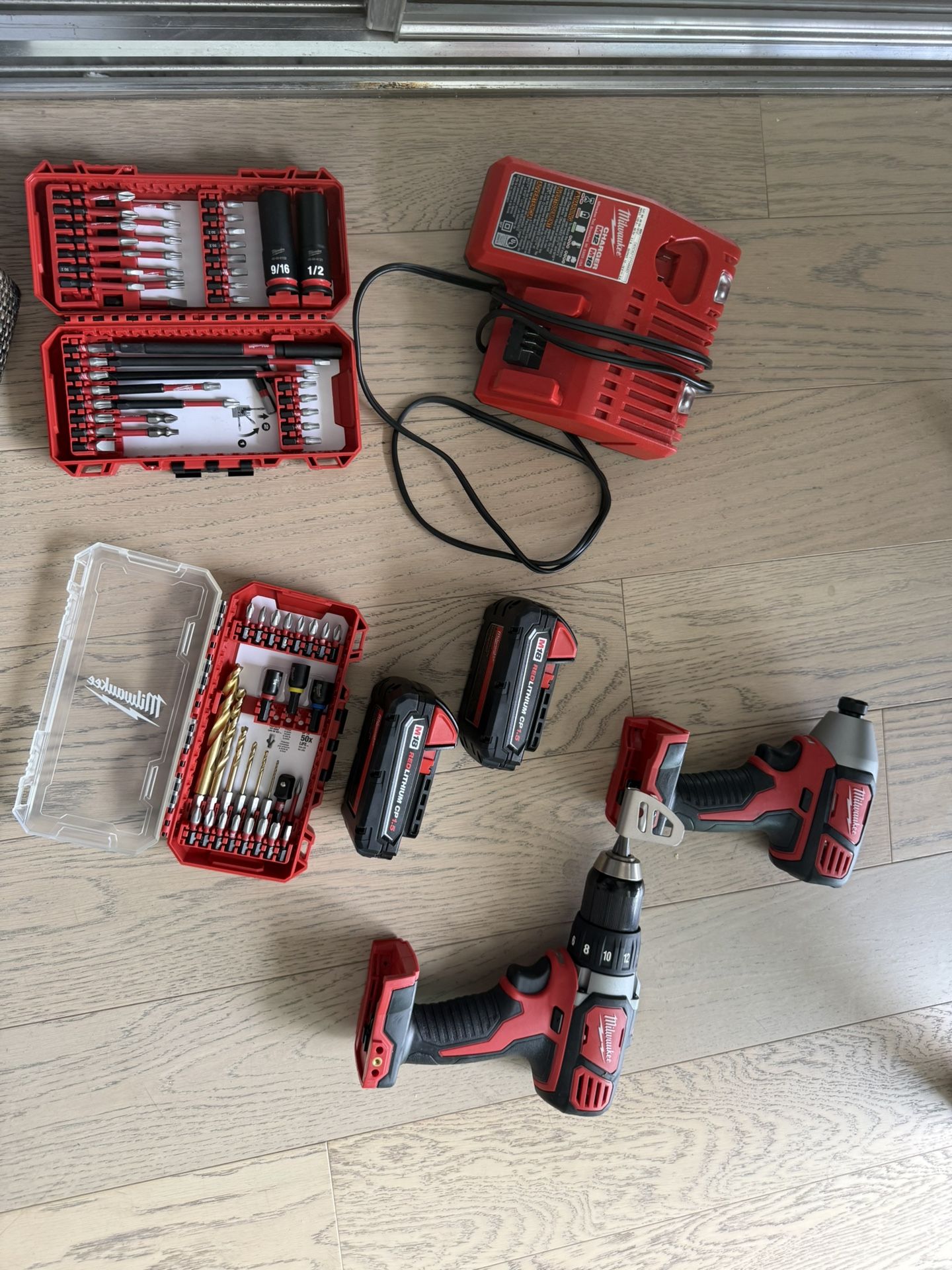 Milwaukee M18 Cordless Drill Set 