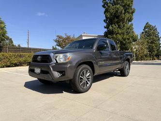 2012 Toyota Tacoma Pre-Runner - Clean title - Free Warranty!!!