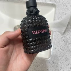 Valentino Azzaro Stronger With You Intensely 